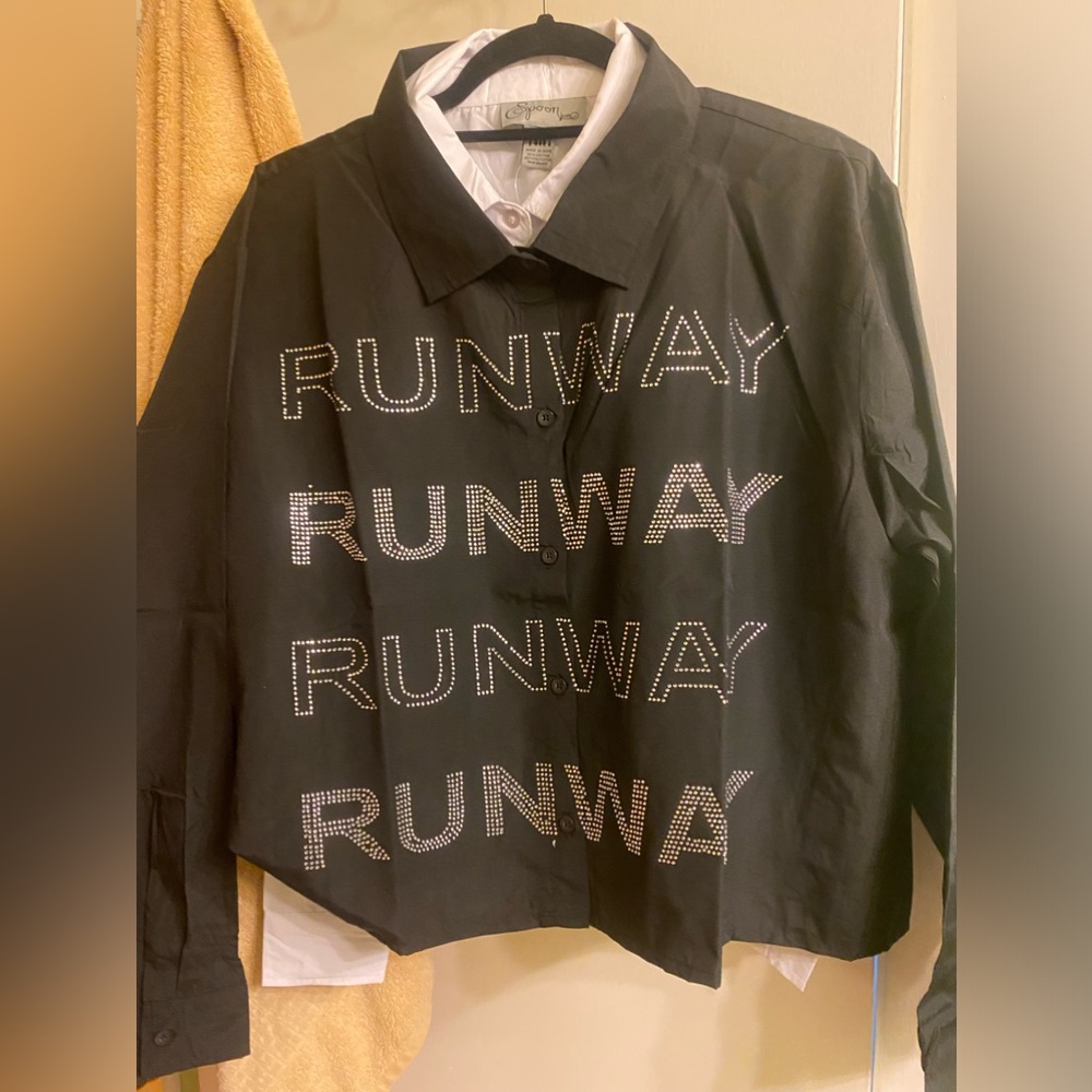 RUNWAY Fashion Shirt Black or White SZ M - 2X